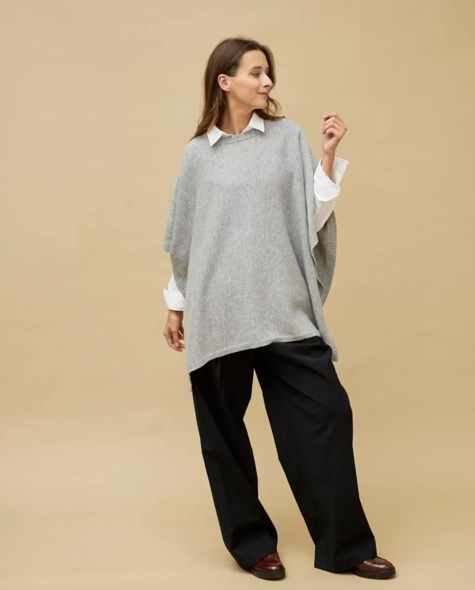 Femme Acanthe Poncho & Cape | Pulls & Cardigans | Poncho col rond gris clair 100% cachemire