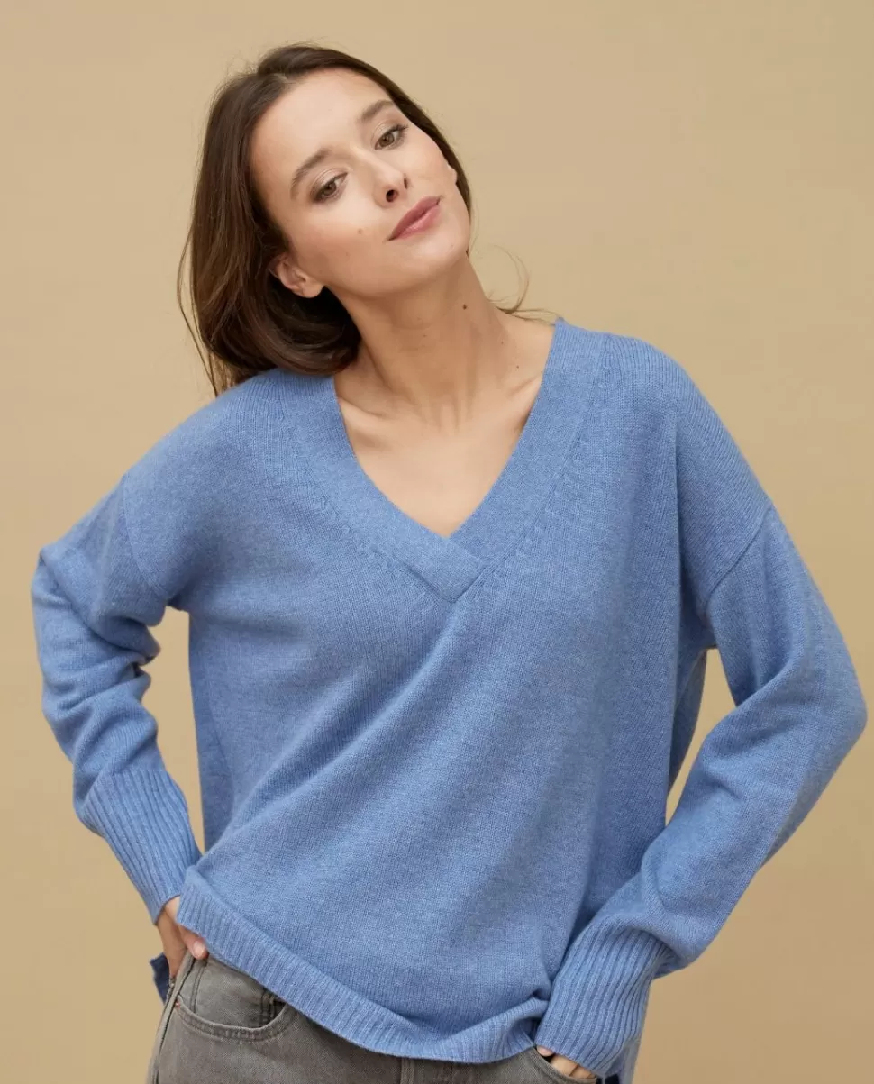 Femme Acanthe Col V | Pulls & Cardigans | Pull loose V croisé bleu chiné 100% cachemire